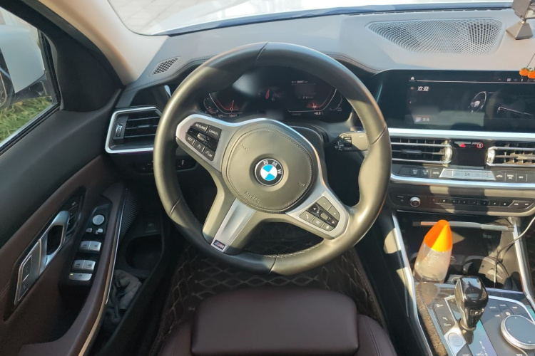 宝马3系 2022款 325Li M运动套装中控内饰13