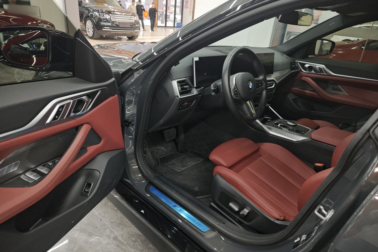 宝马4系 2023款 425i Gran Coupe M运动曜夜套装中控内饰20