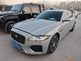 捷豹XFL 2024款 2.0T P250 两驱尊享豪华版