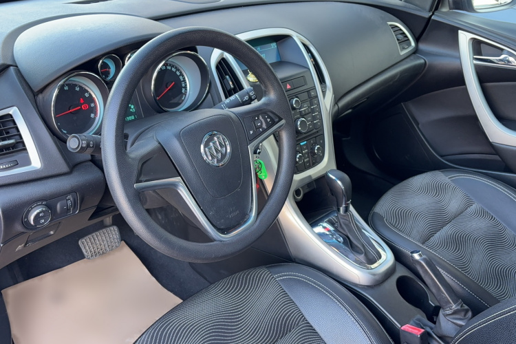 别克 英朗 2014款 XT 1.6L 自动时尚版中控内饰7002