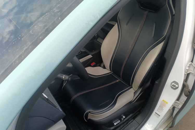 比亚迪 秦PLUS 2021款 DM-i 55KM 旗舰型局部细节19