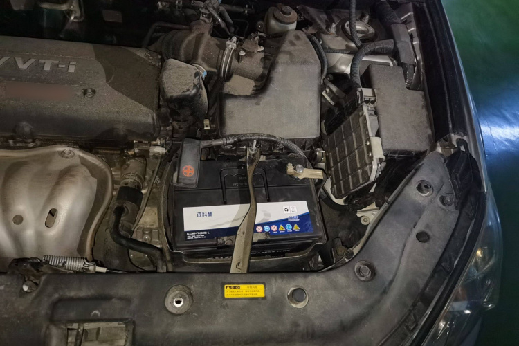 丰田 RAV4荣放 2012款 炫装版 2.4L 手动四驱豪华局部细节9007