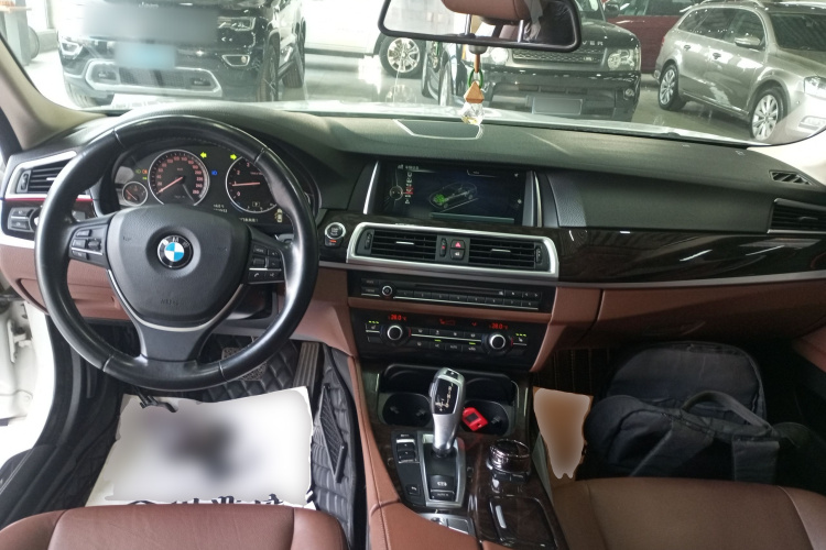 宝马5系 2017款 525Li 领先型中控内饰12