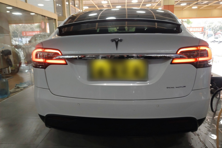 特斯拉 Model X 2019款 长续航版车身外观6