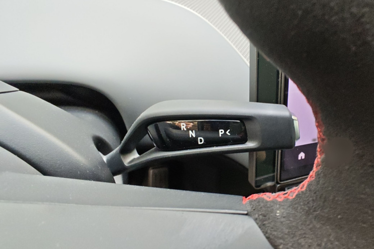 小米汽车 小米YU7 2025款 超长续航高性能四驱Max版局部细节18