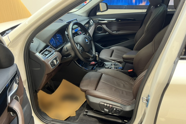 宝马X1 2019款 xDrive20Li 尊享型局部细节19