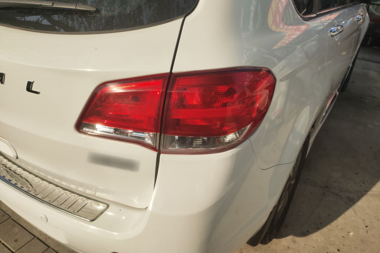 哈弗H6 2015款 升级版 1.5T 手动两驱都市型车身外观9