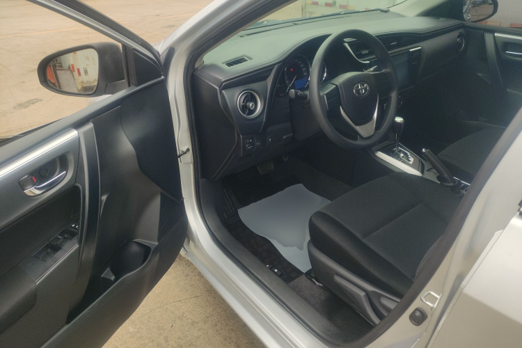 丰田 卡罗拉 2017款 改款 1.2T S-CVT GL中控内饰20