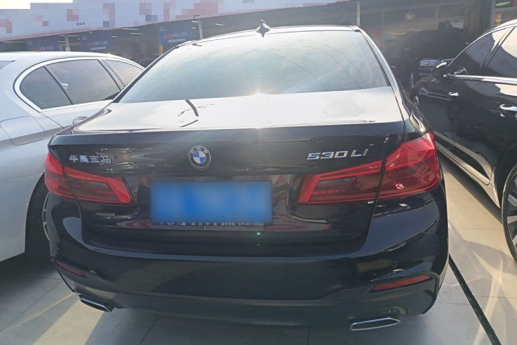 宝马5系 2020款 530Li 尊享型 M运动套装车身外观6