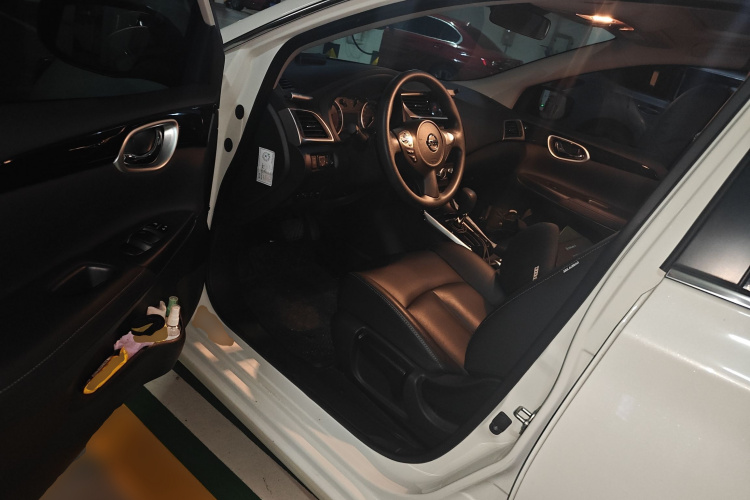 日产 轩逸 2024款 经典 1.6XL CVT豪华版中控内饰20