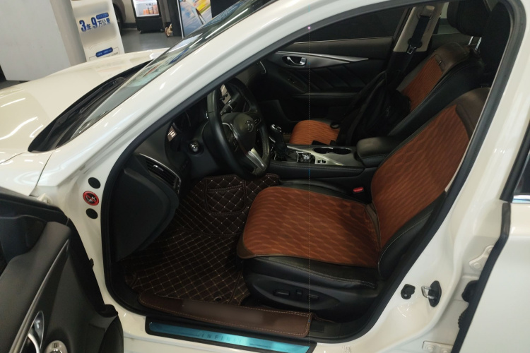 英菲尼迪Q50L 2018款 2.0T 逸享版 国V中控内饰20