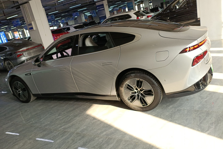 小鹏P7 2023款 P7i 702 Pro车身外观6003