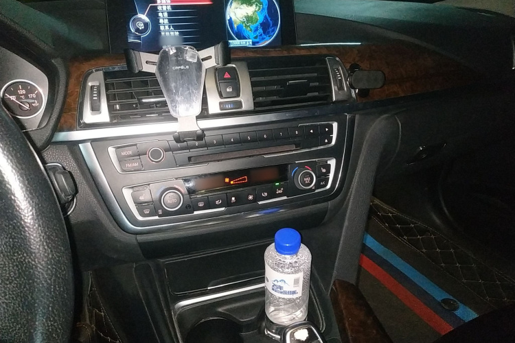 宝马3系 2014款 320Li 豪华设计套装局部细节16