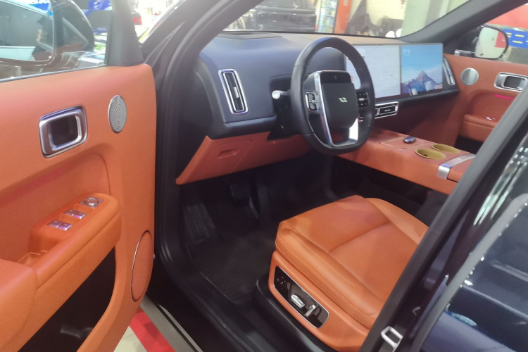 理想汽车 理想L9 2022款 Max中控内饰20