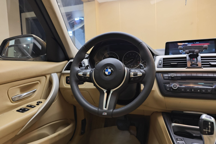 宝马3系 2015款 320i 超悦版时尚型中控内饰7007