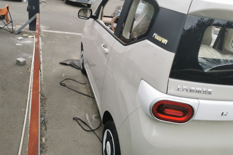 五菱汽车 宏光MINIEV 2024款 第三代 215km 青春版车身外观4