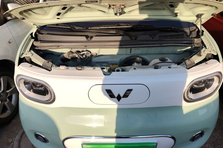 五菱汽车 宏光MINIEV 2024款 第三代 215km 进阶版机舱底盘24