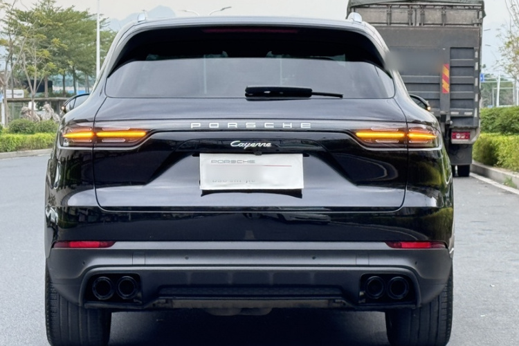 保时捷 2018款 Cayenne 3.0T车身外观6005