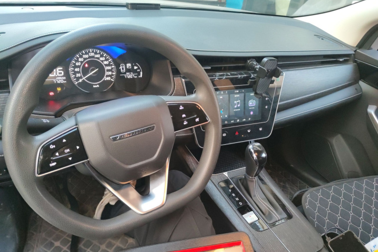 启辰D60 2023款 PLUS 1.6L XL CVT悦领版中控内饰7002