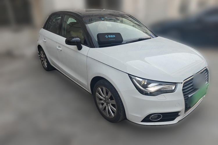 奥迪A1 2014款 30 TFSI Sportback舒适型车身外观3