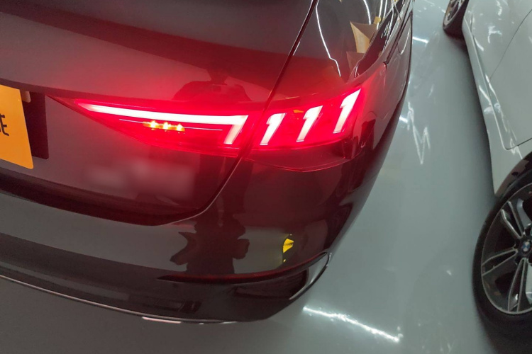 奥迪A3 2024款 Sportback 35 TFSI 时尚运动型车身外观6006