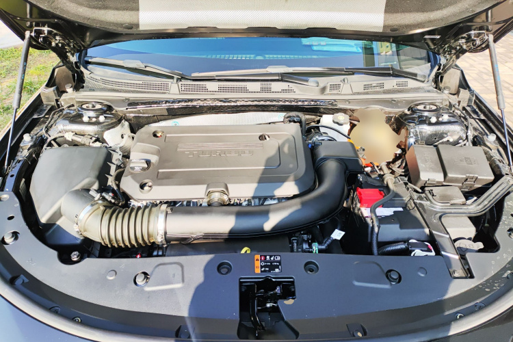 别克 君越 2024款 28T 越尊版机舱底盘24