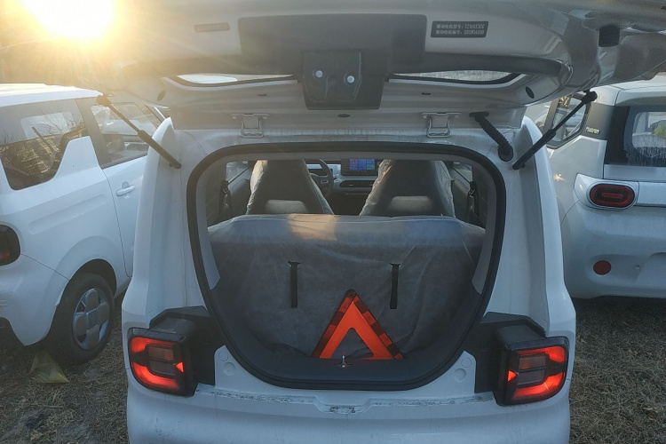 吉利银河 2024款 熊猫mini 200km 耐力熊机舱底盘23