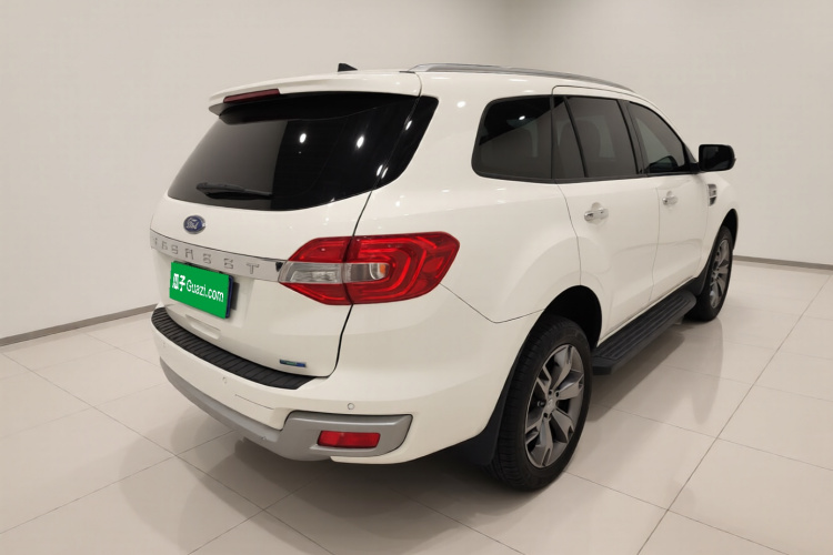 福特 撼路者 2016款 2.0T 汽油自动四驱旗舰版车身外观7