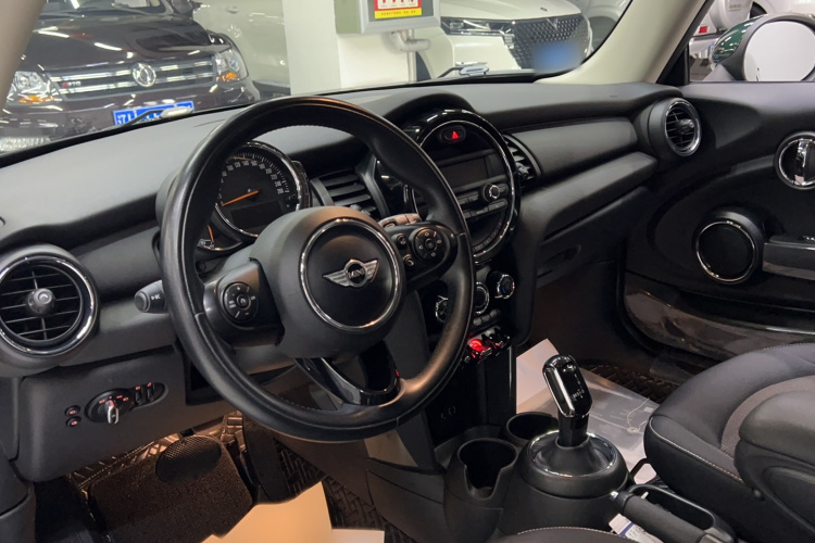 MINI 2018款 1.5T ONE PLUS中控内饰7003