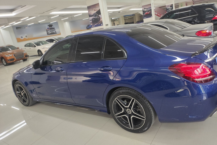 奔驰C级 2021款 C 260 星耀臻藏版车身外观4