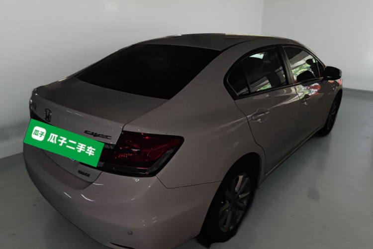 本田 思域 2014款 1.8L 手动舒适版车身外观7