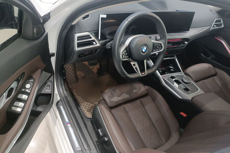 宝马3系 2025款 330Li M运动曜夜套装中控内饰20