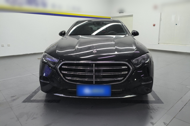 奔驰E级 2024款 E 300 L 时尚型车身外观2