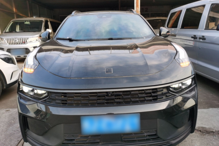 领克01 2021款 2.0TD 四驱暗夜版车身外观2