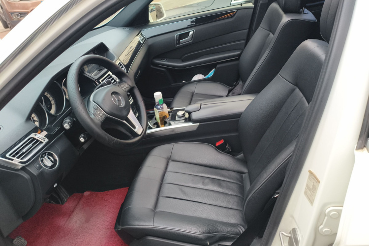 奔驰E级 2015款 E 180 L 运动型局部细节19