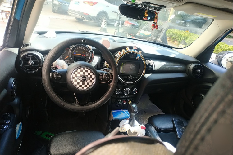 MINI 2016款 1.5T COOPER 五门版中控内饰7002
