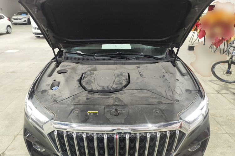 红旗HS5 2022款 改款 2.0T 智联旗享版机舱底盘24