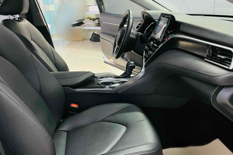 丰田 凯美瑞 2023款 2.0GVP 领先版中控内饰7002