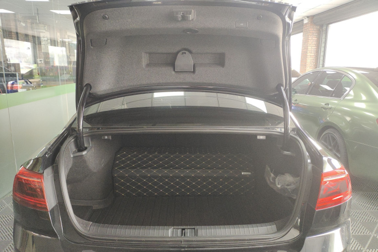 大众 迈腾 2020款 330TSI DSG 豪华型机舱底盘23