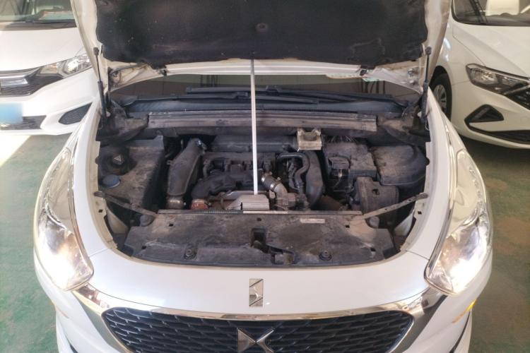 DS 5 2015款 1.6T 雅致版THP160局部细节24