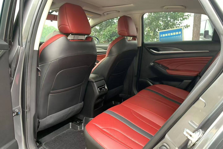 长安 逸动 2021款 PLUS 蓝鲸NE 1.4T GDI DCT尊贵型中控内饰21