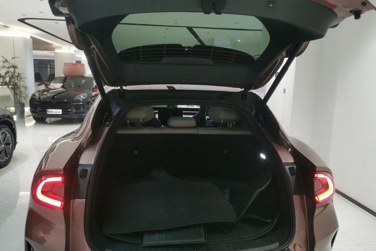 小米汽车 小米YU7 2025款 超长续航高性能四驱Max版局部细节23