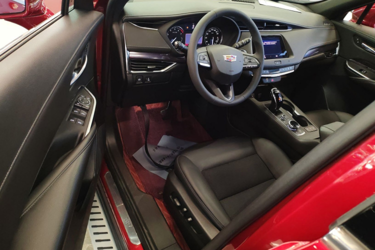 凯迪拉克XT4 2021款 28T 两驱技术型中控内饰20