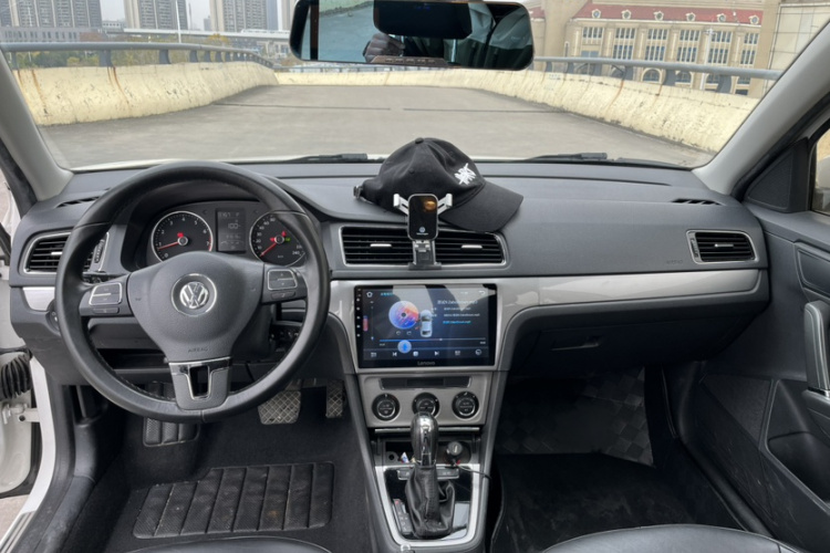 大众 朗逸 2013款 改款 1.6L 自动豪华版中控内饰7001