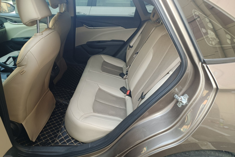 别克 英朗 2016款 15N 手动精英型中控内饰21