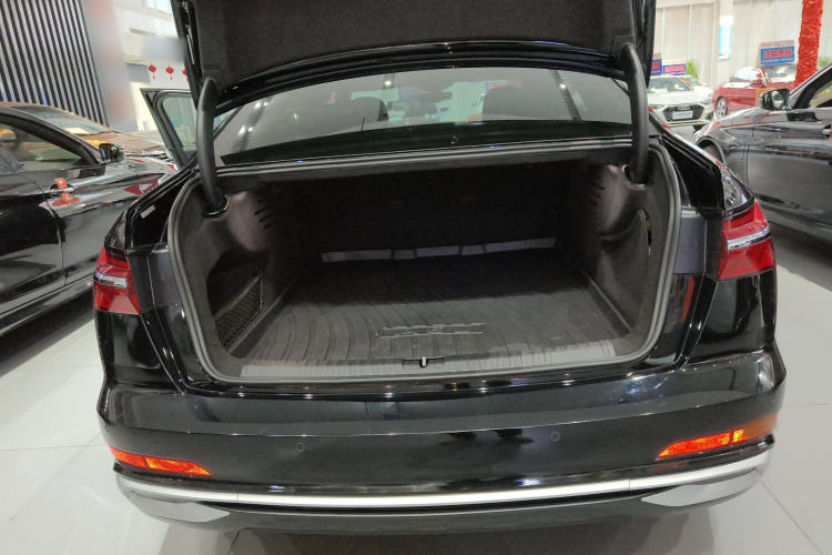 奥迪A6L 2020款 45 TFSI quattro 臻选动感型机舱底盘23