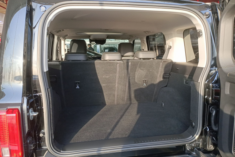 坦克300 2021款 城市版 2.0T 很有型机舱底盘23