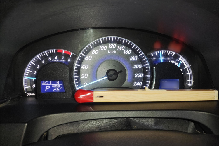 丰田 凯美瑞 2012款 2.5G 豪华版局部细节14