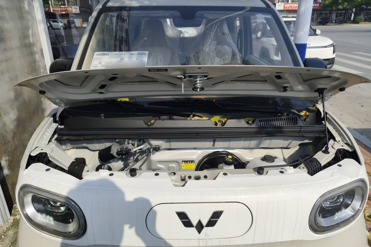 五菱汽车 宏光MINIEV 2024款 第三代 215km 青春版机舱底盘24