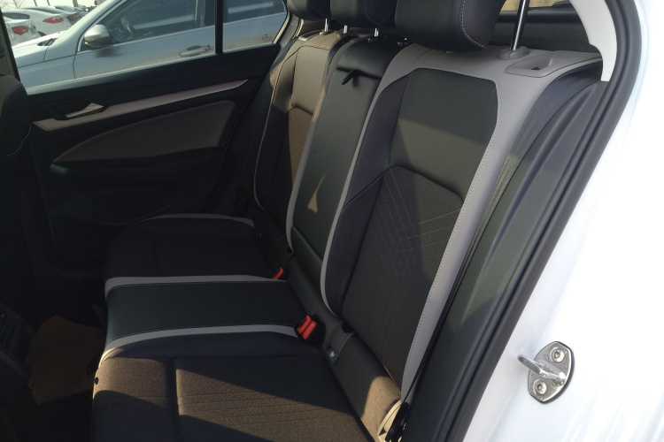 大众 高尔夫 2021款 200TSI DSG Pro中控内饰21